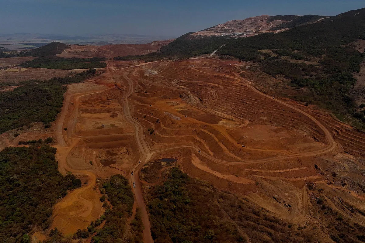 Alta do frete para a China pressiona pequenas mineradoras brasileiras