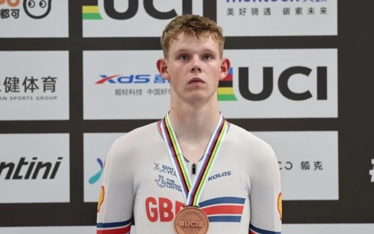 Ciclista britânico de 19 anos morre em acidente durante campeonato em Portugal