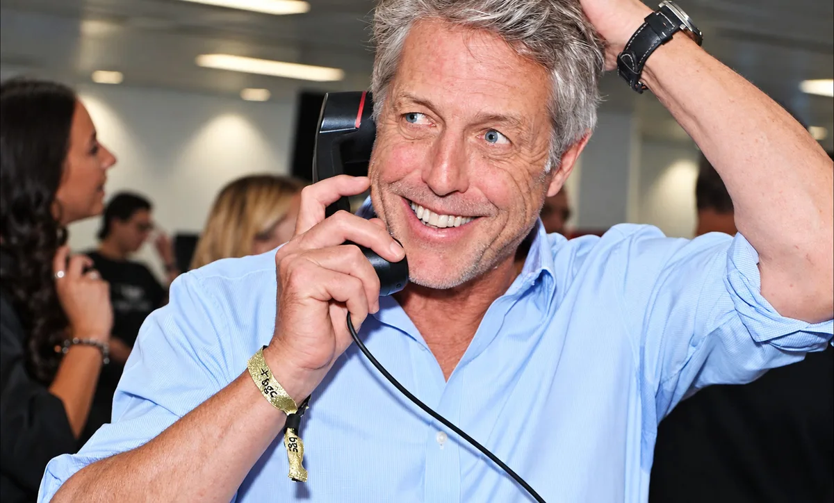 Hugh Grant, sobre el escándalo que casi pone fin a su carrera como actor: "Lo peor que puedes hacer es ofrecer declaraciones públicas y pedir disculpas"