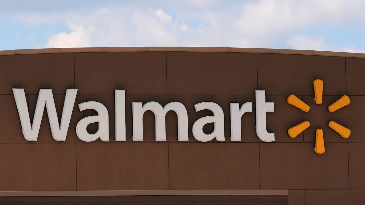 Walmart sees slowest pace in US comparable sales in 6 years, offers cautious guidance