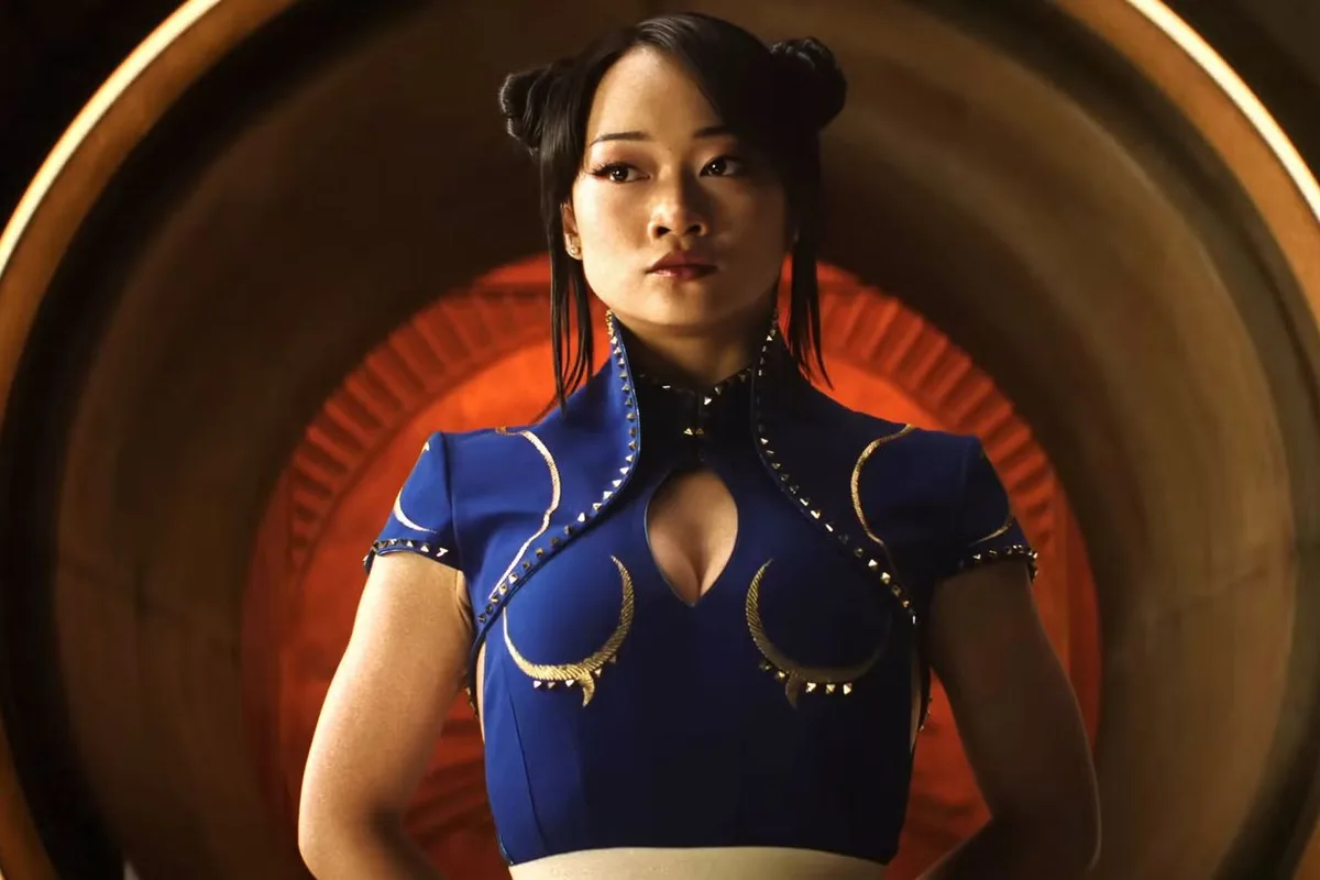 Для роли Чунь-Ли в фильме по Street Fighter актриса заметно увеличила свои бёдра