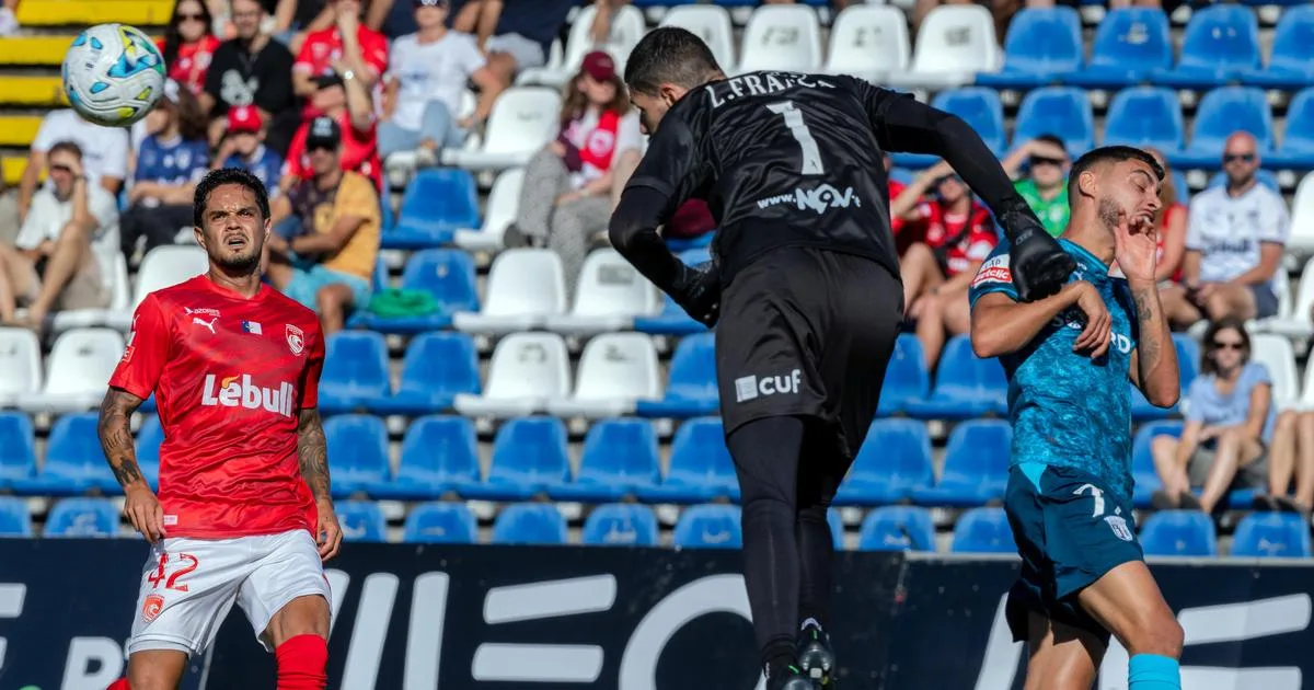 Santa Clara: Lucas França igual a Diogo Costa