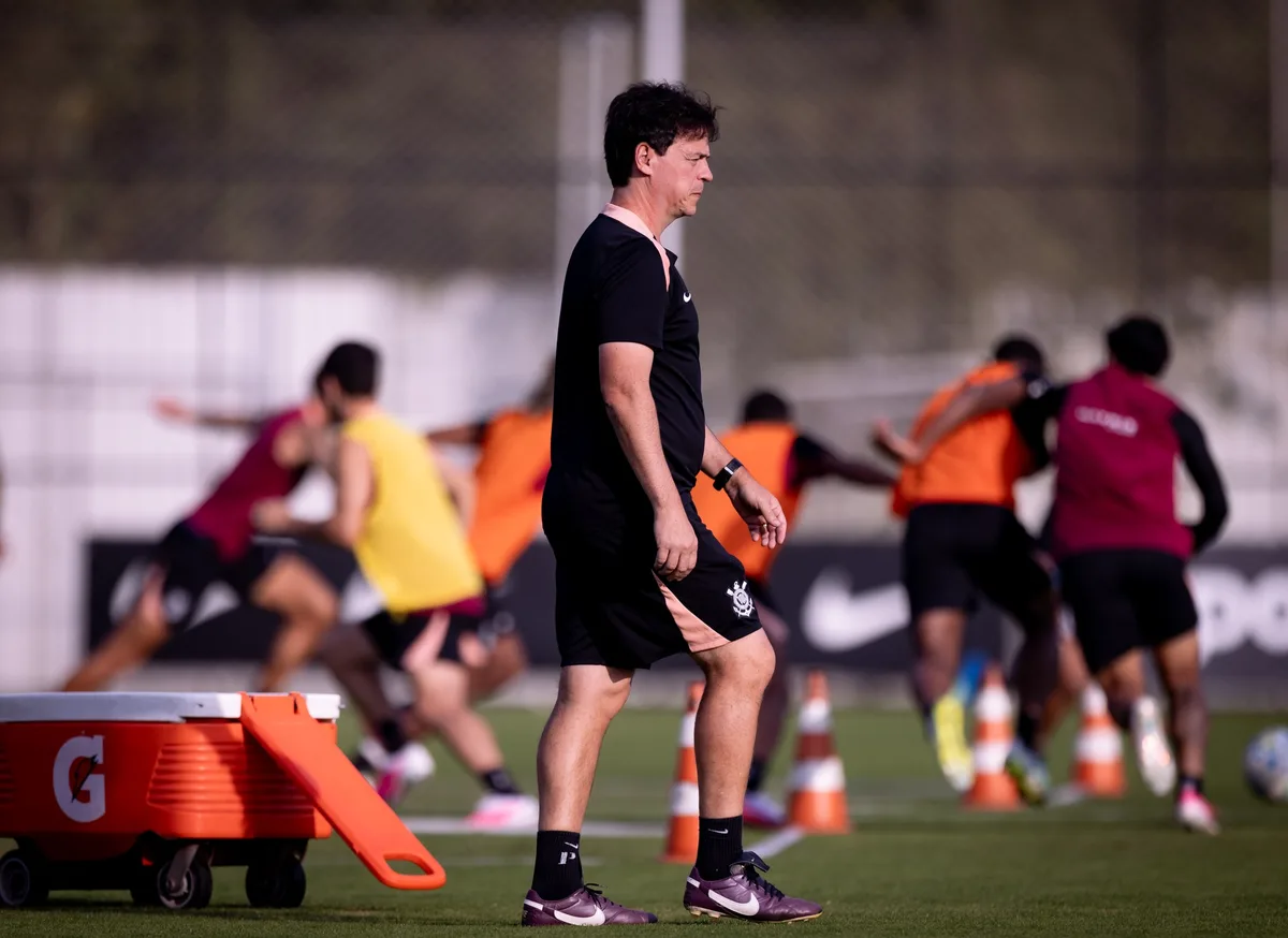 Diniz tem problemas para escalar o Corinthians e deve rodar elenco por decisão na Libertadores