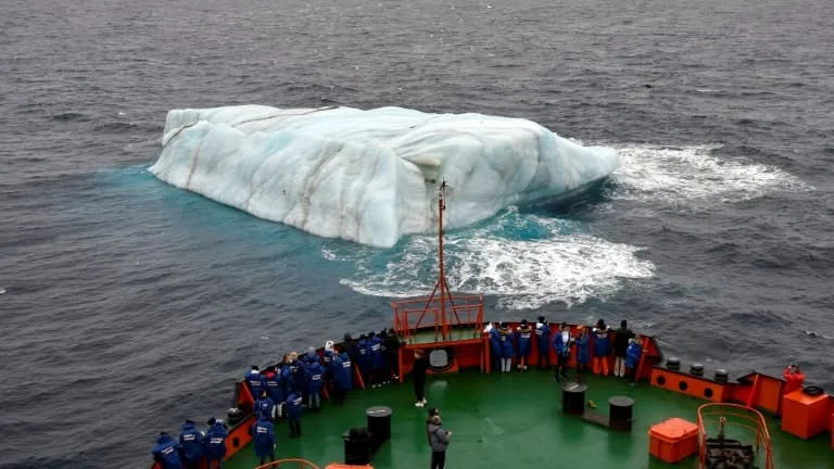 Seules la Chine et la Russie exploitent aujourd'hui des services de fret sur cette route: un porte-conteneurs quitte la Corée du Sud pour rejoindre l'Europe en passant par l'Arctique