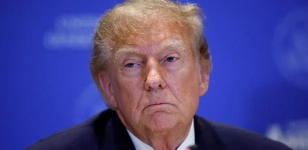 Trump chama de "vergonha" ataques da Ucrânia a refinarias russas