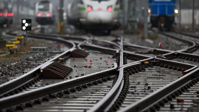 Bahn: Tag der Schiene: Events locken Bahn-Fans in drei Ländern