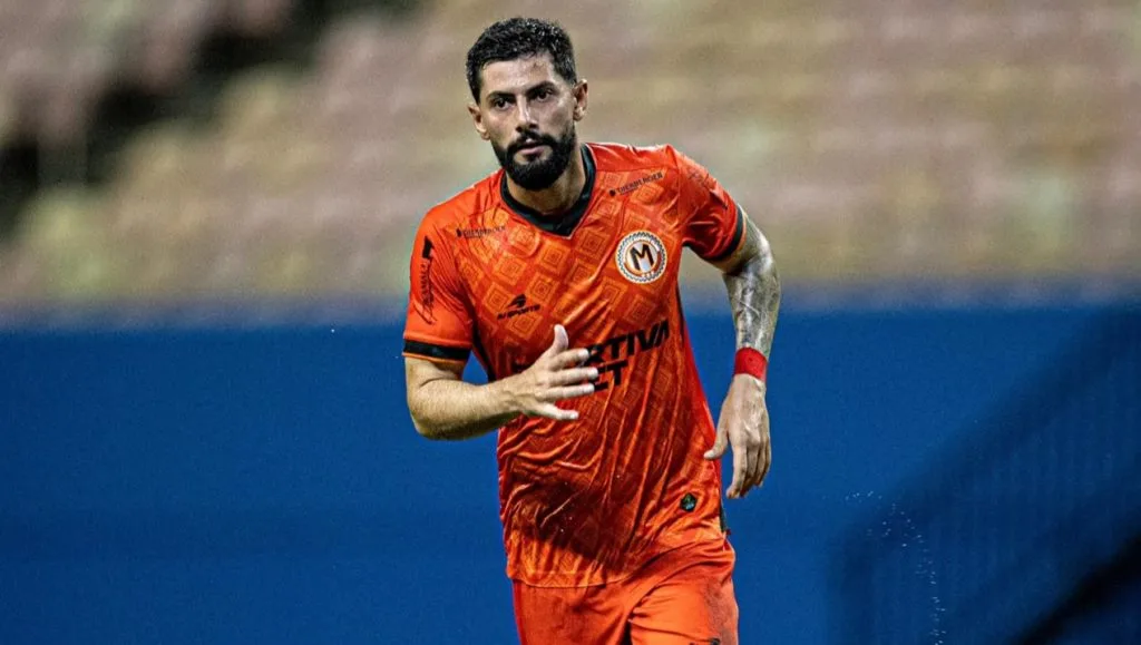 Volante Paulo Matheus faz balanço positivo da temporada de 2026