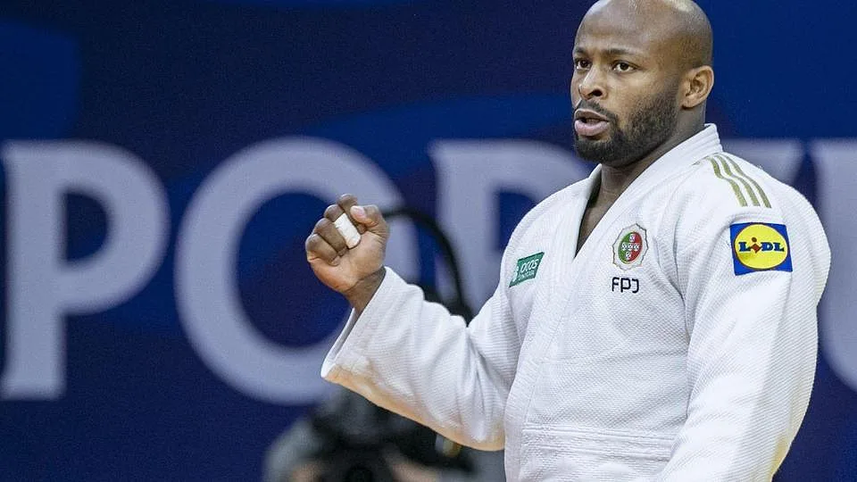 Jorge Fonseca de prata em Budapeste