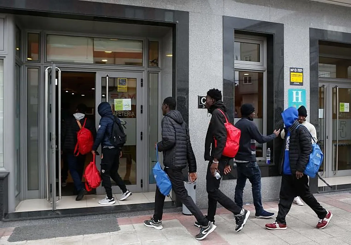 La Xunta acusa al Gobierno de llevar «al límite» el sistema de protección de menores en Galicia