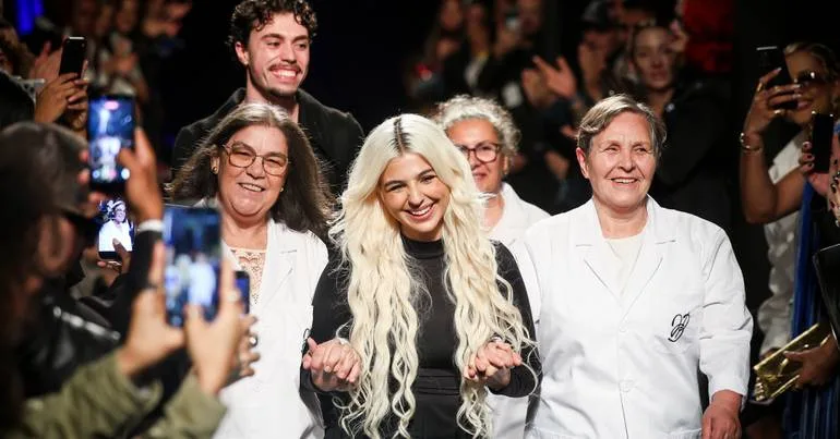 Bárbara Bandeira: moda de palco para "um jantar com amigos"?