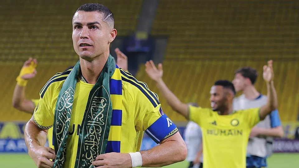 Após erguer símbolo da Arábia Saudita, FPF deixa mensagem a Ronaldo