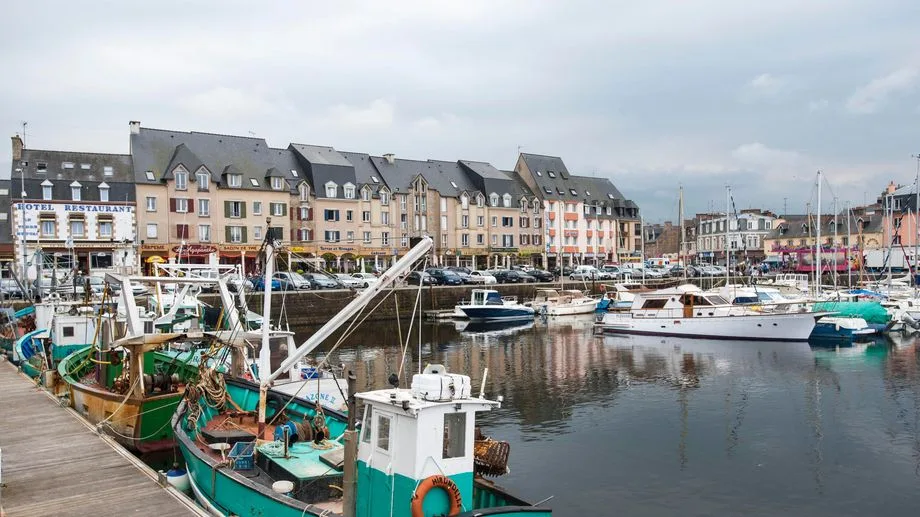 Deux marins disparus, un bateau de la Marine nationale sur place, enquête : ce que l'on sait du naufrage du Maranello