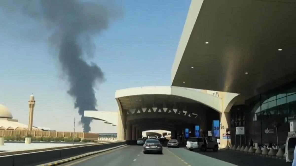 Smartraveller warning for Aussies travelling to Middle East after King Khalid International Airport attacks