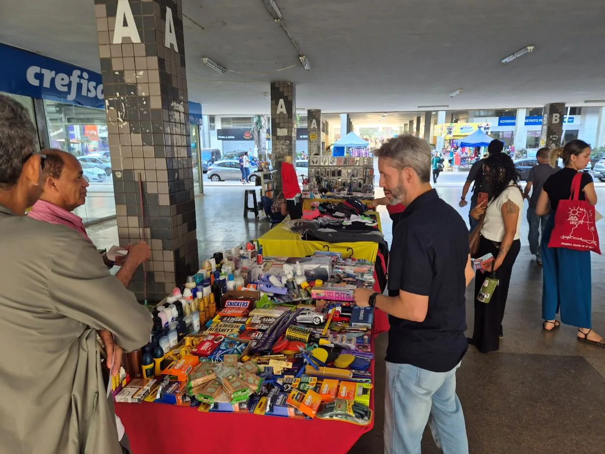 Em agenda no SCS, Grass promete políticas para moradores de rua
