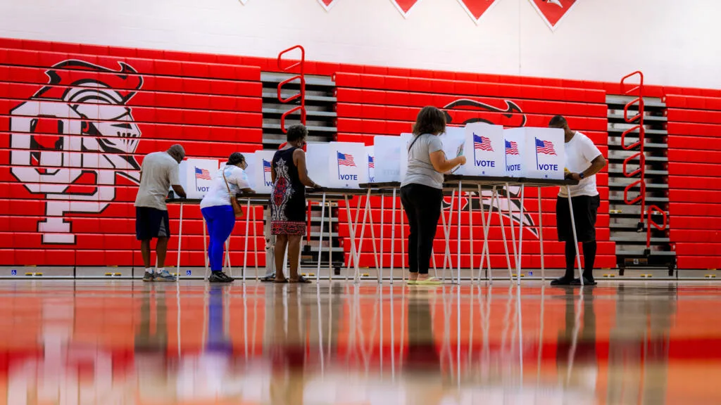 États-Unis: les entreprises investissent des sommes records dans les campagnes des élections de mi-mandat