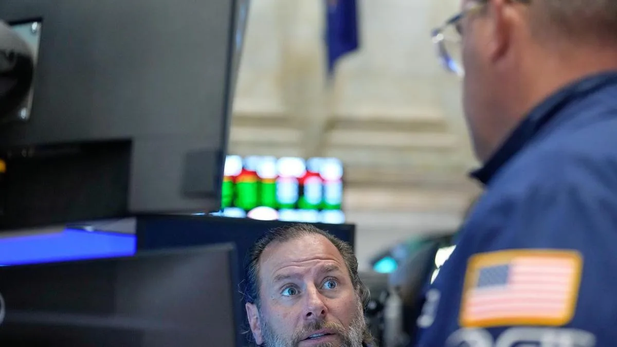 Wall Street gains as oil falls, Treasury yields decline