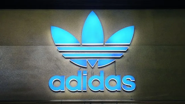 Adidas зарегистрировал товарный знак в России до 2035 года