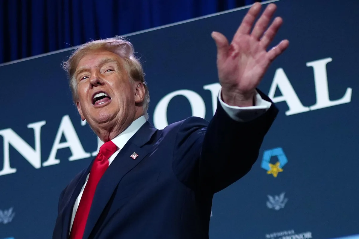 Trump soborna a electores