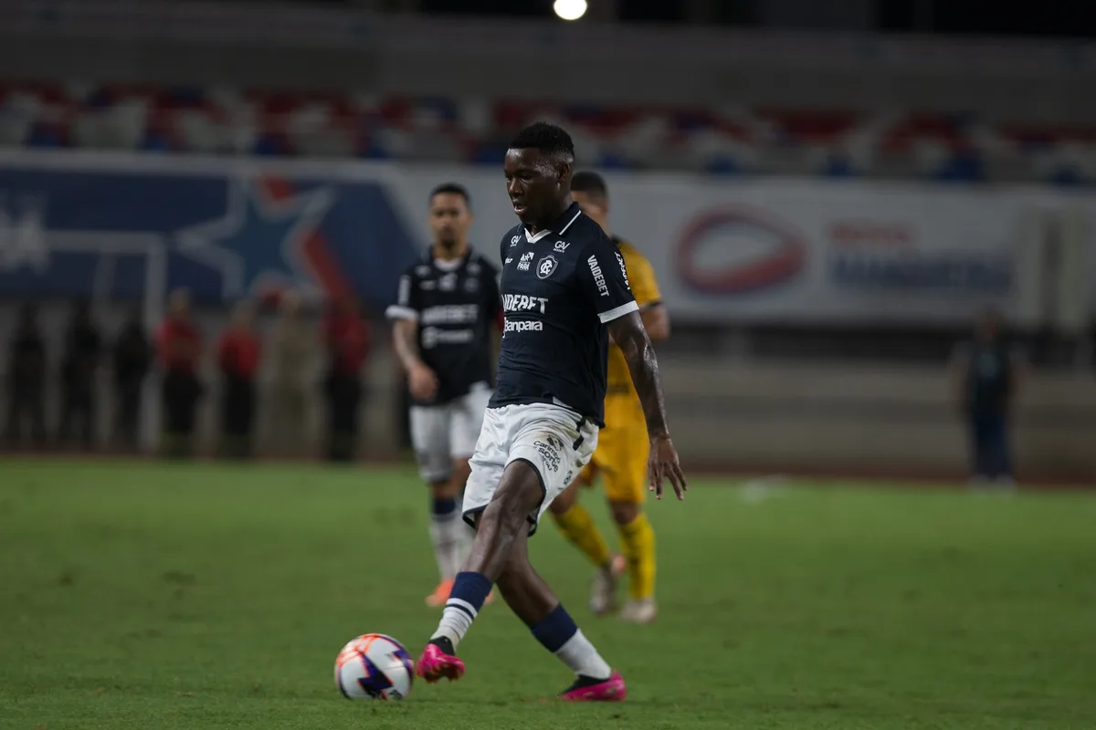 Técnico do Sport não faz previsão para estreia de Patrick de Paula: "Prematuro falar em 10 ou 15 dias"