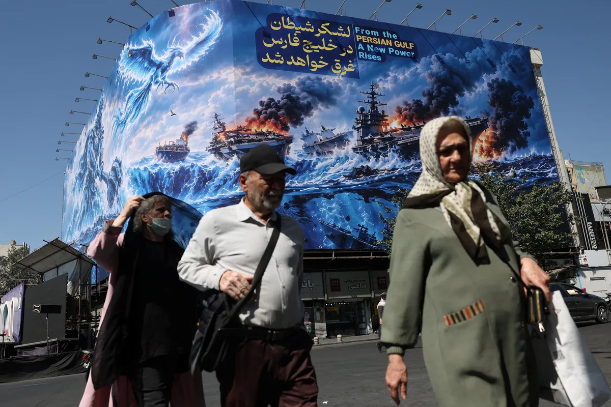 El régimen de Irán empieza a sentir los efectos de la presión financiera de EEUU: la economía cayó más del 10%