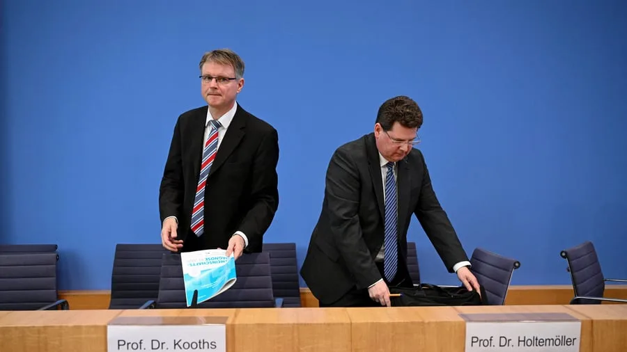 +++ Bundespolitik +++: Ökonomen kritisieren „unklare Wirtschaftspolitik“ der Bundesregierung