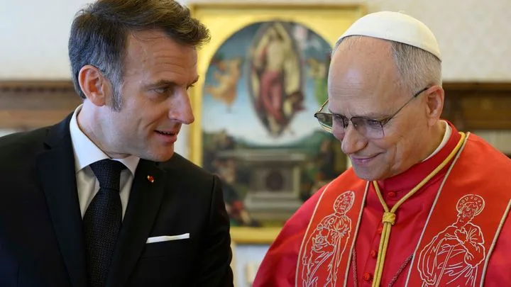 Le pape a-t-il un parti ?