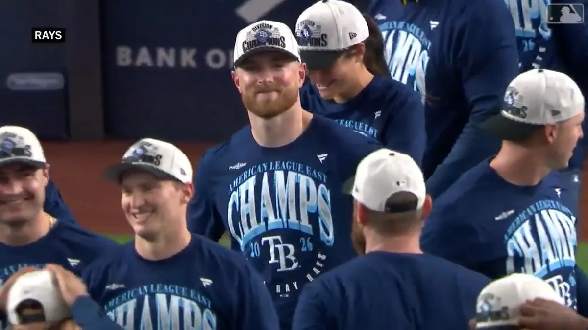 Rays clinch AL East crown after splitting double-header with Yankees