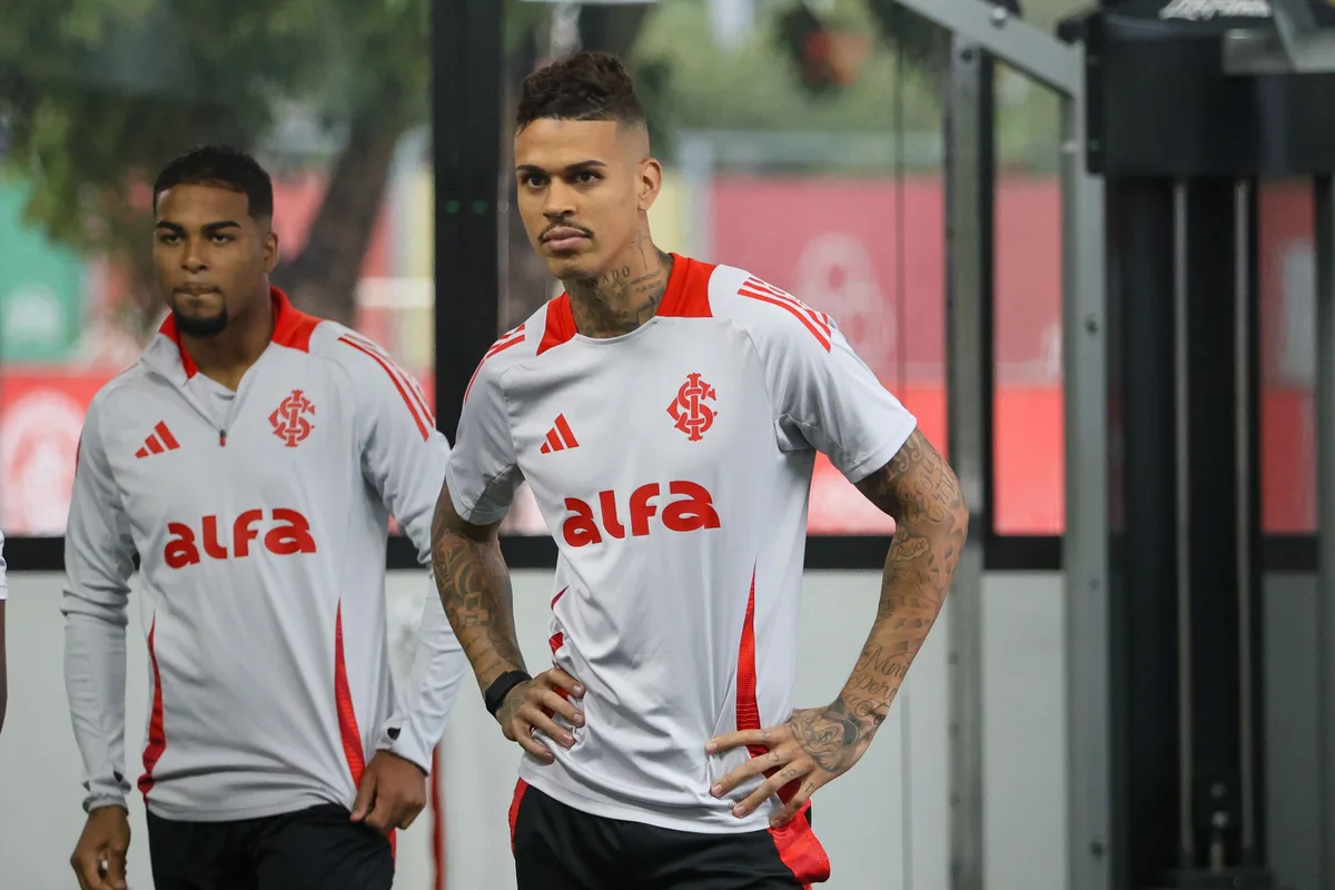 Coritiba encaminha contratação do volante Richard, de saída do Inter