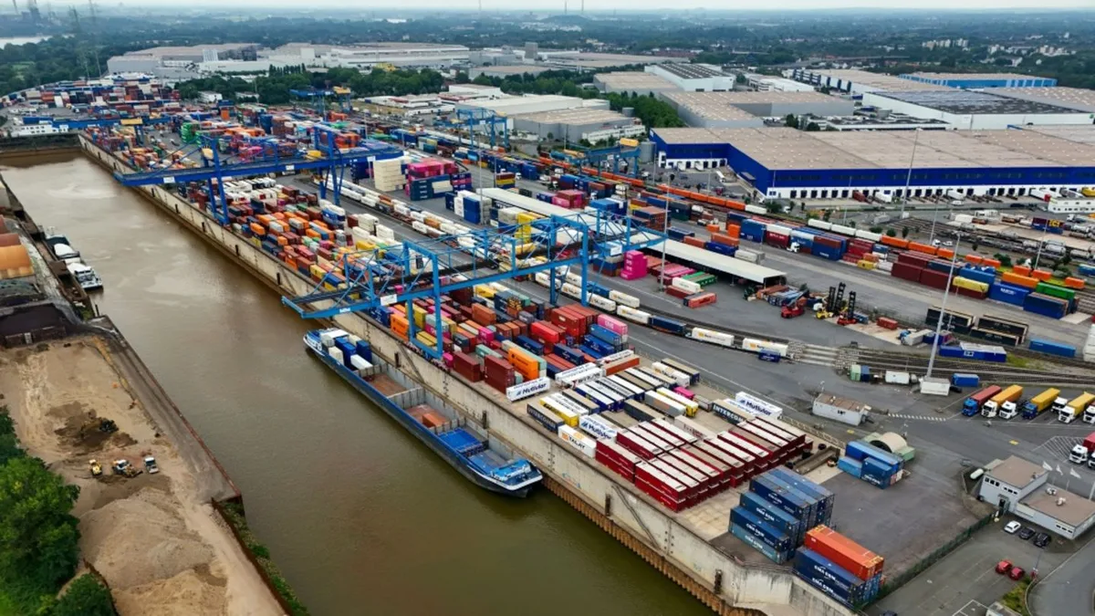 Ifo: Exporterwartungen deutscher Unternehmen stark gestiegen