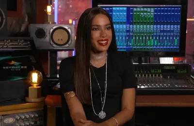 Anitta estreia como conselheira em testes de grupos do reality musical “Estrelas da Casa”