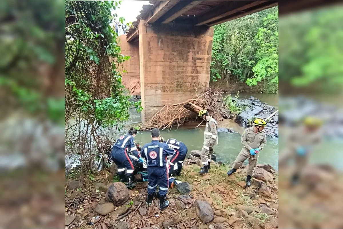 Motociclista morre após perder equilíbrio e cair de ponte em GO