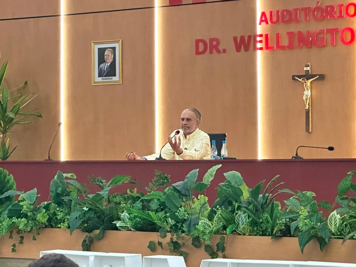 Samuel Hanan lança livro sobre desafios do Brasil durante palestra em Manaus