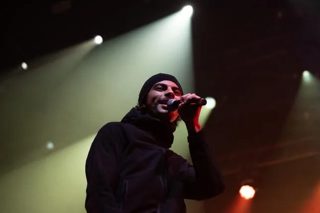 Ino Casablanca, l’“inarrêtable” rappeur français qui chante la réalité sociale