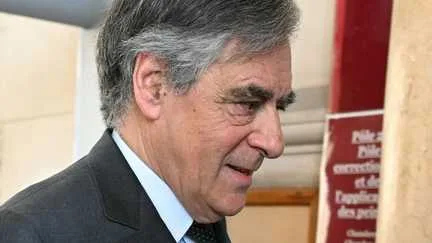 L'ancien Premier ministre François Fillon suspendu de la Légion d'honneur après sa condamnation pour emplois fictifs