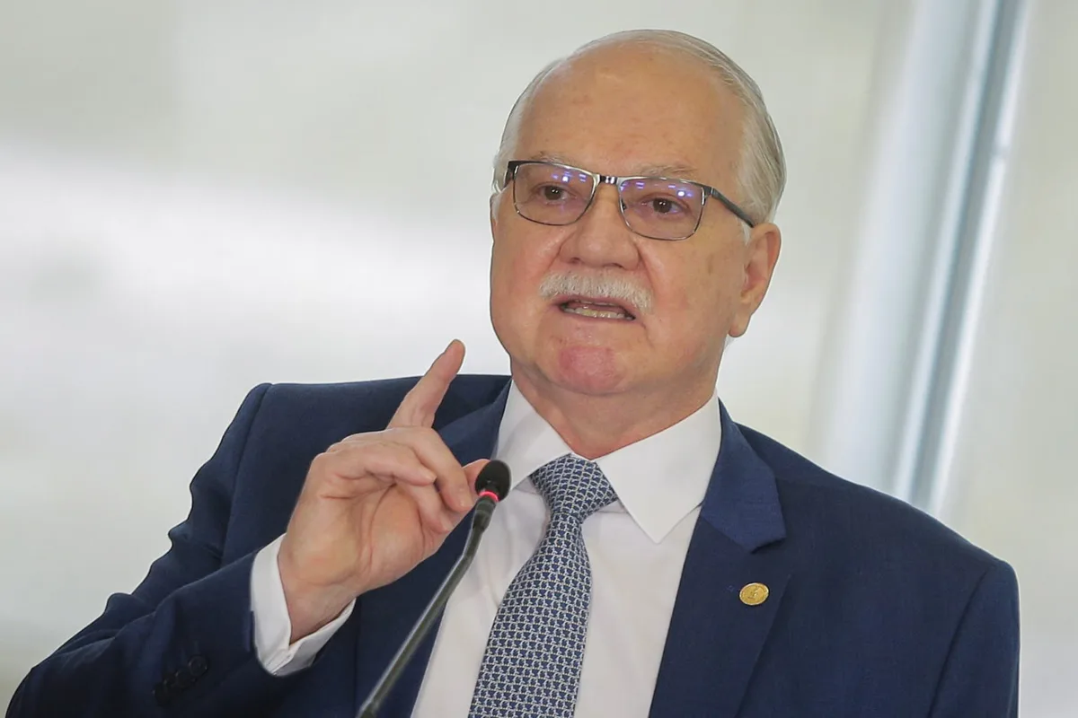 Em meio à crise no STF, Fachin participa do desfile de 7 de Setembro