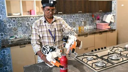 En Inde, des petites mains filment leurs gestes pour entraîner des robots destinés à les remplacer