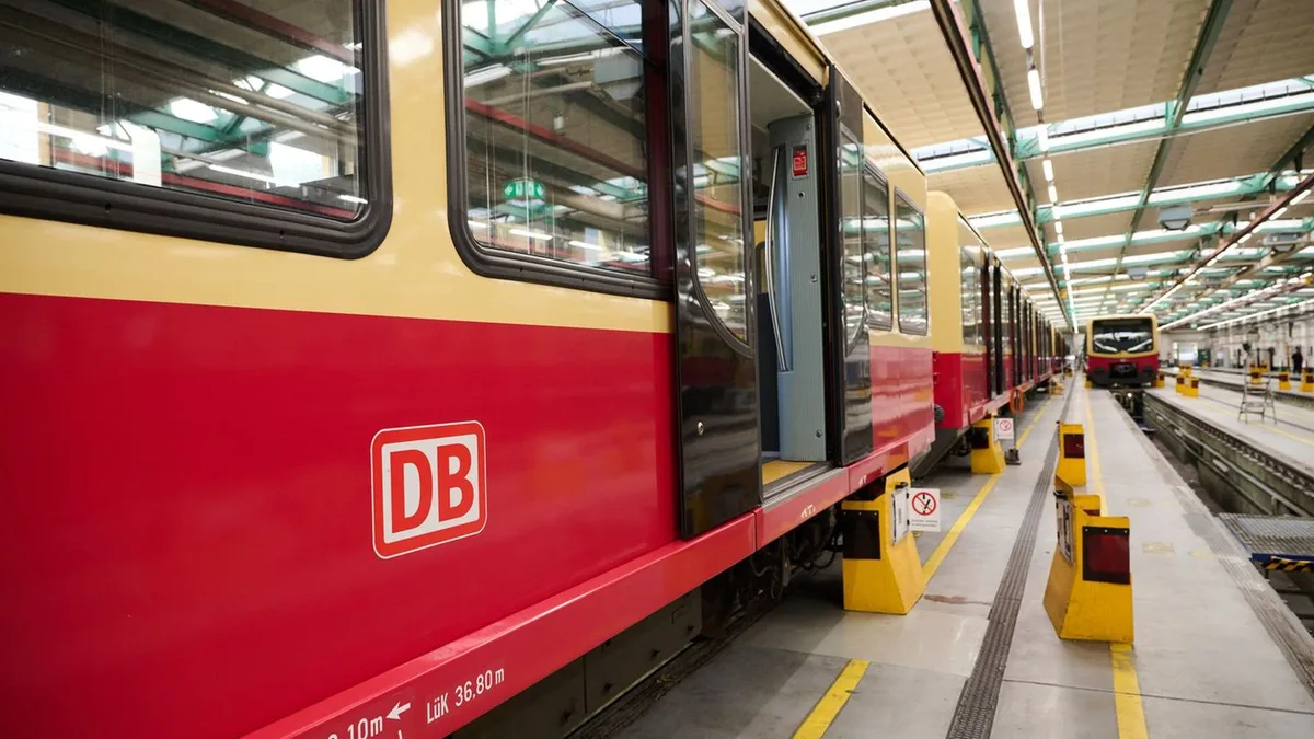 Schienenverkehr: „Blicken mit Stolz“ auf 100 Jahre S-Bahn-Werk Oranienburg