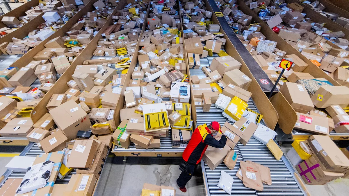 Paketversand und Retouren durch Onlinehandel auf Rekordniveau