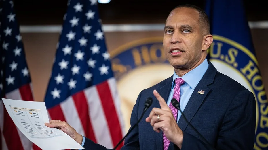 House Dems overwhelmingly reject anti-socialism resolution after 2 moderates defy Jeffries