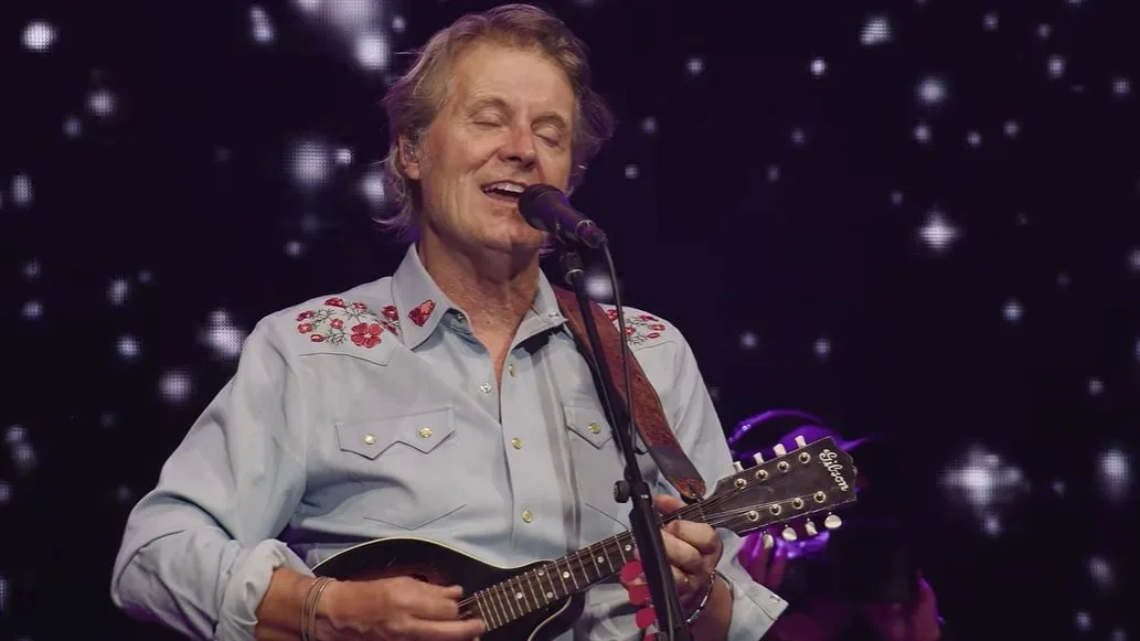 ‘That moment was glorious’: Blue Rodeo frontman talks singing about Lake Ontario amid U.S. push to rename it