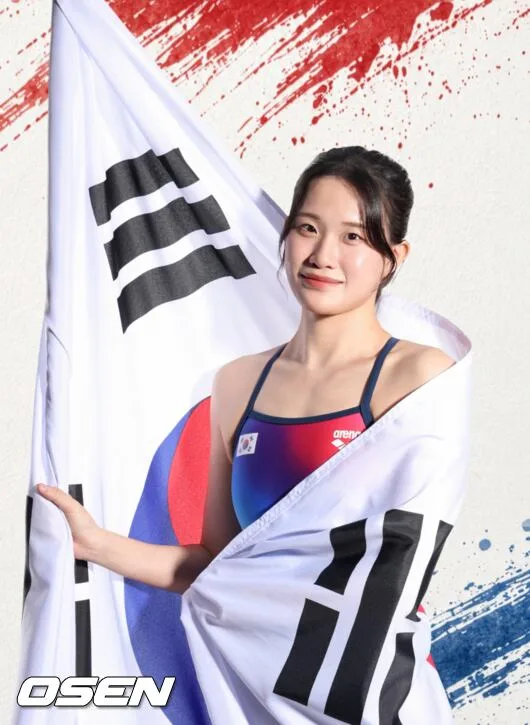 中 리빙제 압도적 금메달...한다경·김채윤, 여자 자유형 400m 메달 획득 실패
