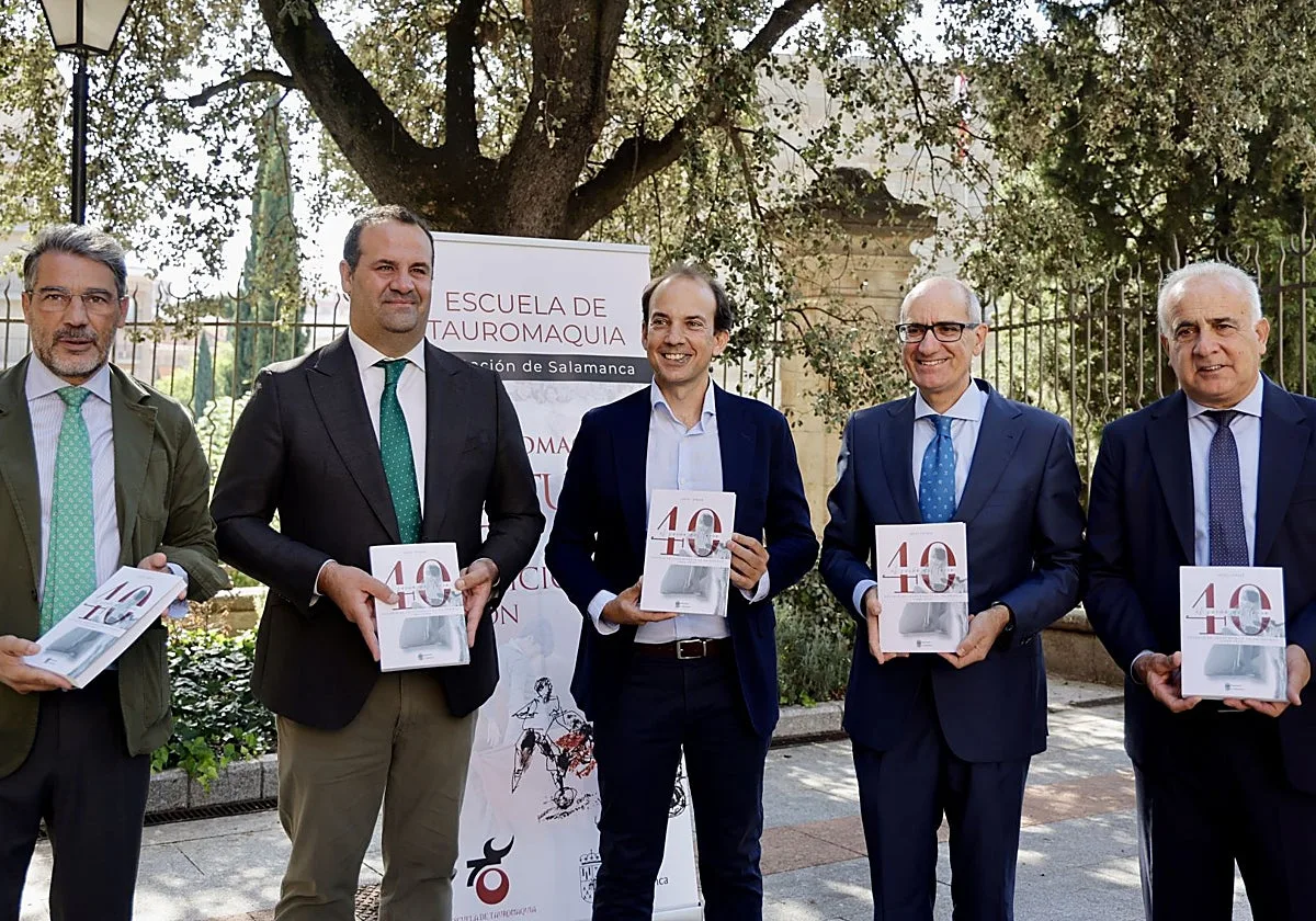 Iglesias reafirma el «compromiso de futuro» de la Diputación de Salamanca con la Escuela de Tauromaquia