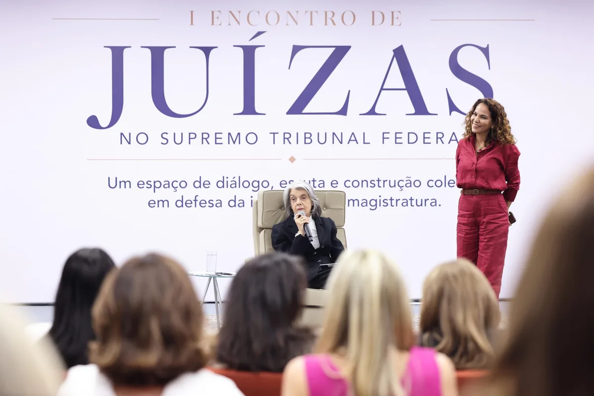 Cármen Lúcia cobra paridade de gênero e critica machismo no Judiciário