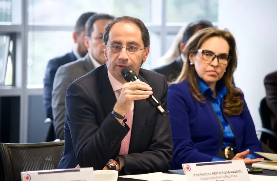 José Manuel Restrepo defendió, una vez más, el ‘Libro de la Verdad’ y denunció que en el Gobierno Petro se registraron hechos que “no pueden normalizarse”