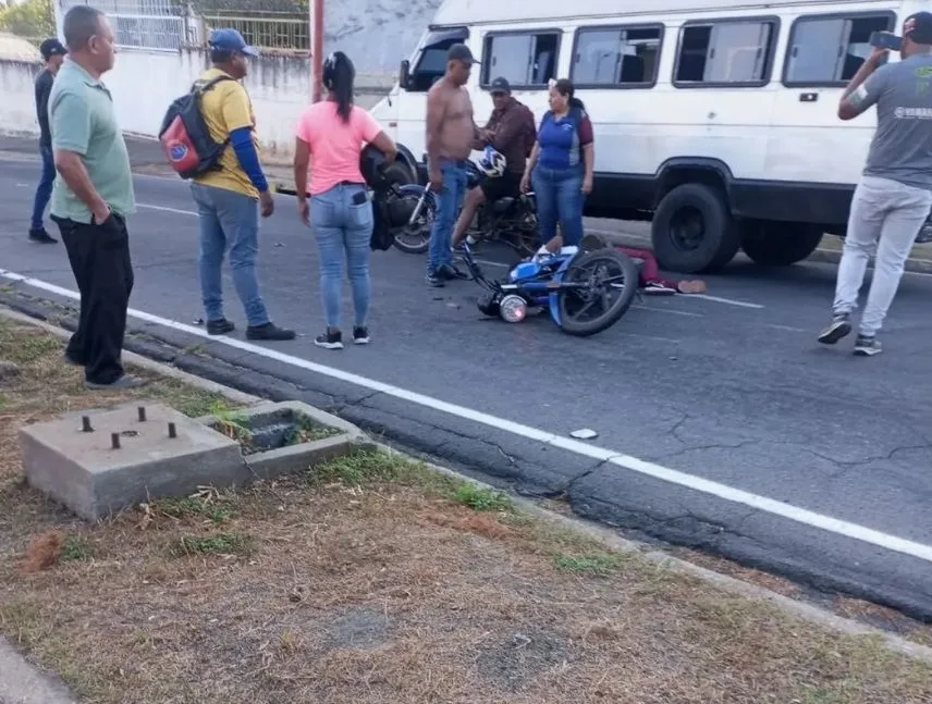 Choque entre buseta y moto deja una lesionada en Ciudad Bolívar