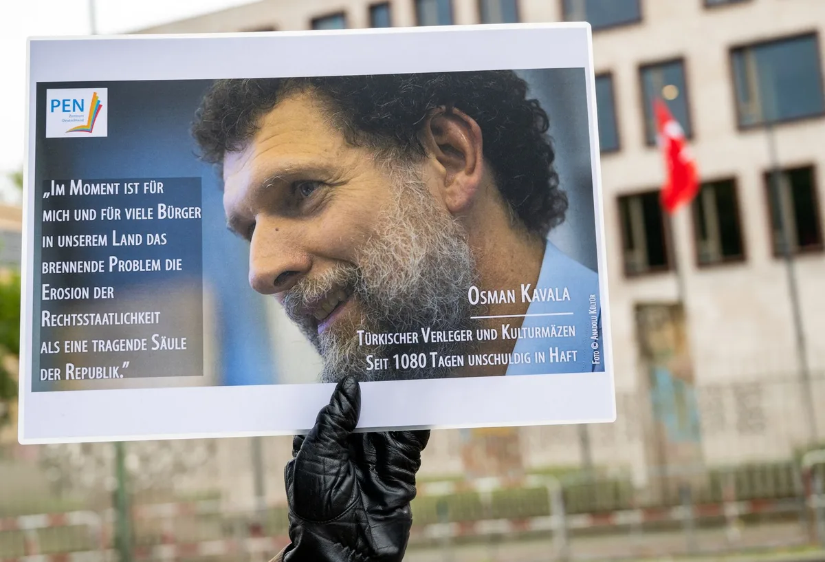 Turquie : la CEDH ordonne la libération du philanthrope Osman Kavala