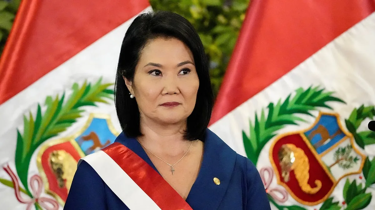 La aprobación de Keiko Fujimori en Perú cayó 18 puntos en su primer mes de gobierno: “Es más de lo mismo”