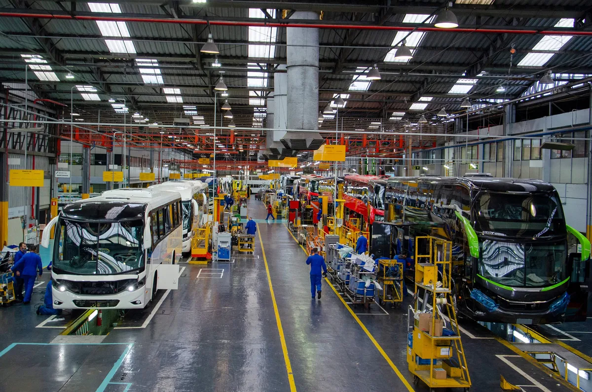 Marcopolo (POMO3; POMO4) salta 5% após anúncio de proventos e recompra de ações