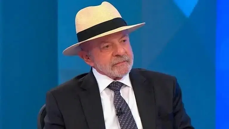 Lula reage a almoço da Globo com Flávio Bolsonaro: “Não merece confiança”