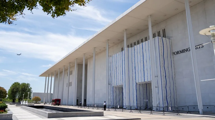 Judge says government must give 30 days notice before demolishing Kennedy Center